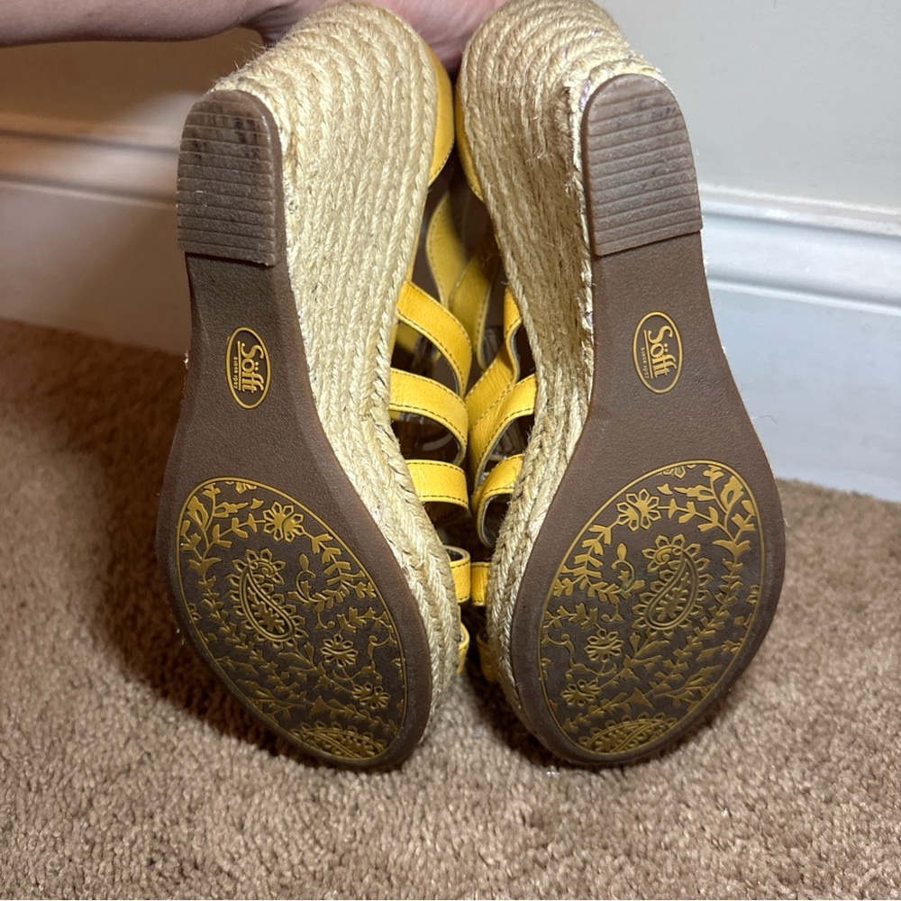 Sofft Women’s Wedge Heels  Zip Yellow Sandal Size 8M Leather - Picture 7 of 12